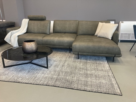 Assago sofa -showroom sample